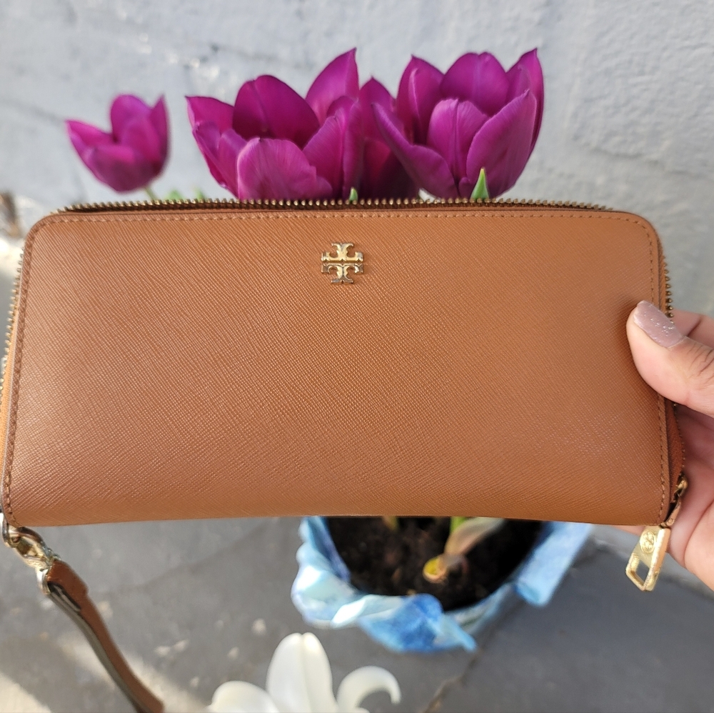 Tory Burch wallet